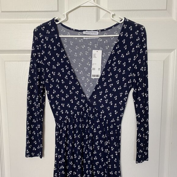 Urban Outfitters Women’s Small Navy Blue White Midi V-neck Dress Pockets Viscose - Picture 2 of 13